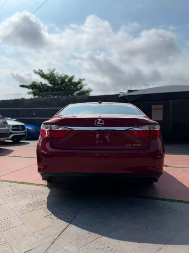 Lexus ES   - 2013
