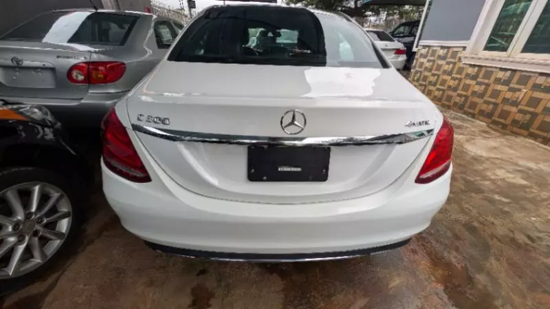 Mercedes-Benz C 300   - 2015