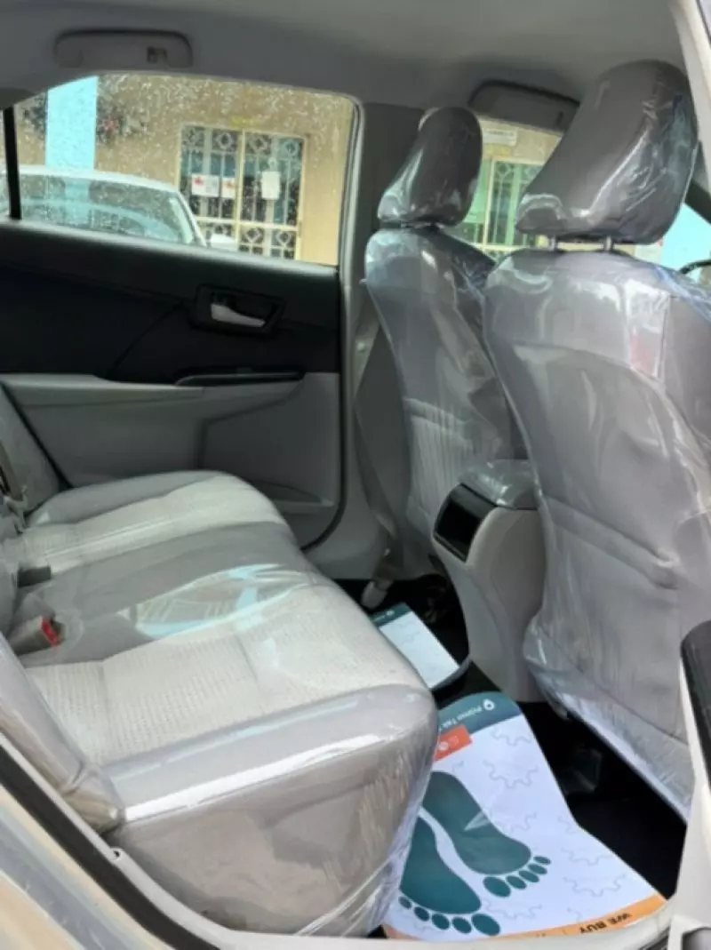 Toyota Camry   - 2012