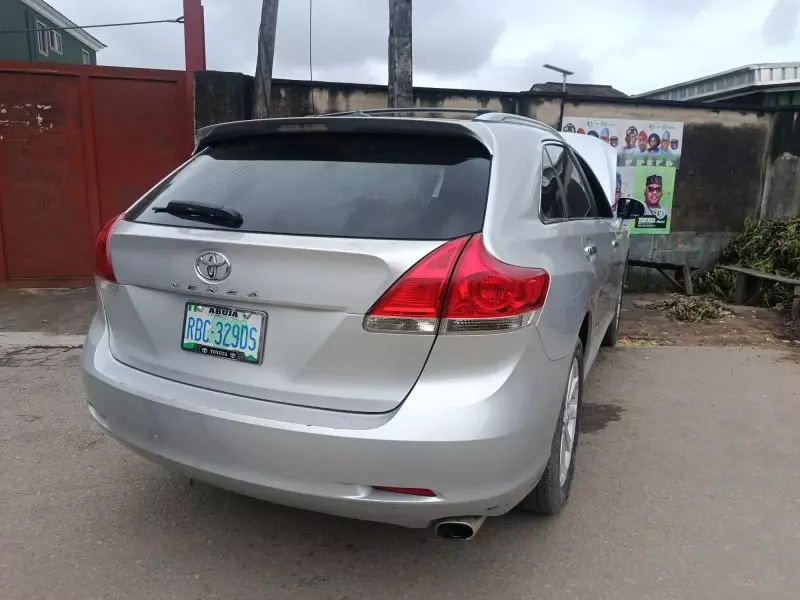 TOYOTA Venza   - 2011