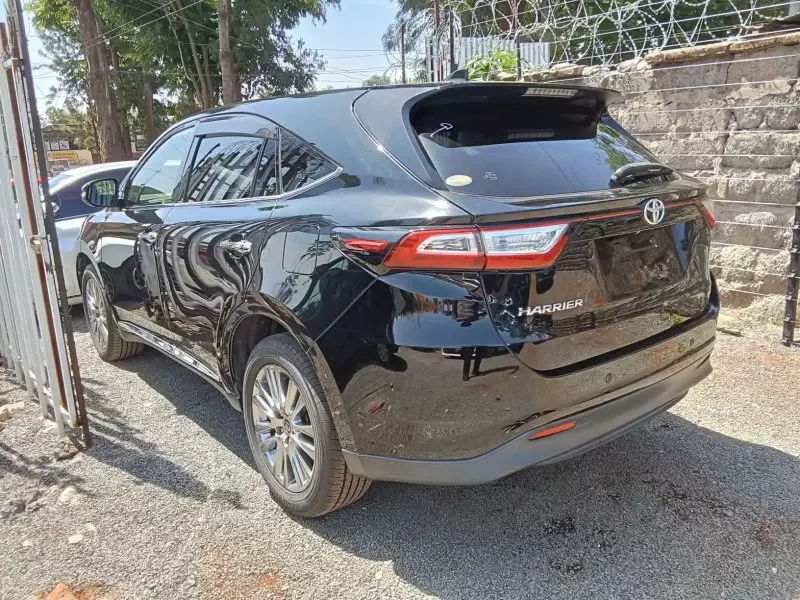 Toyota Harrier   - 2018