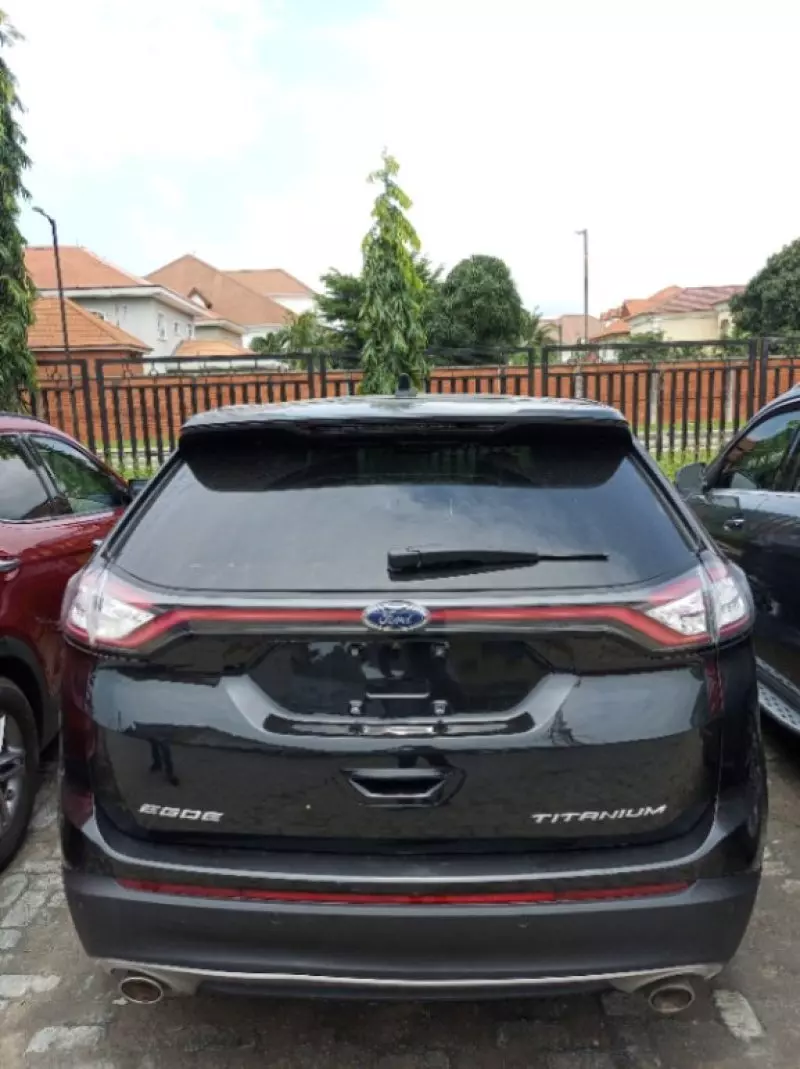 Ford Edge   - 2015