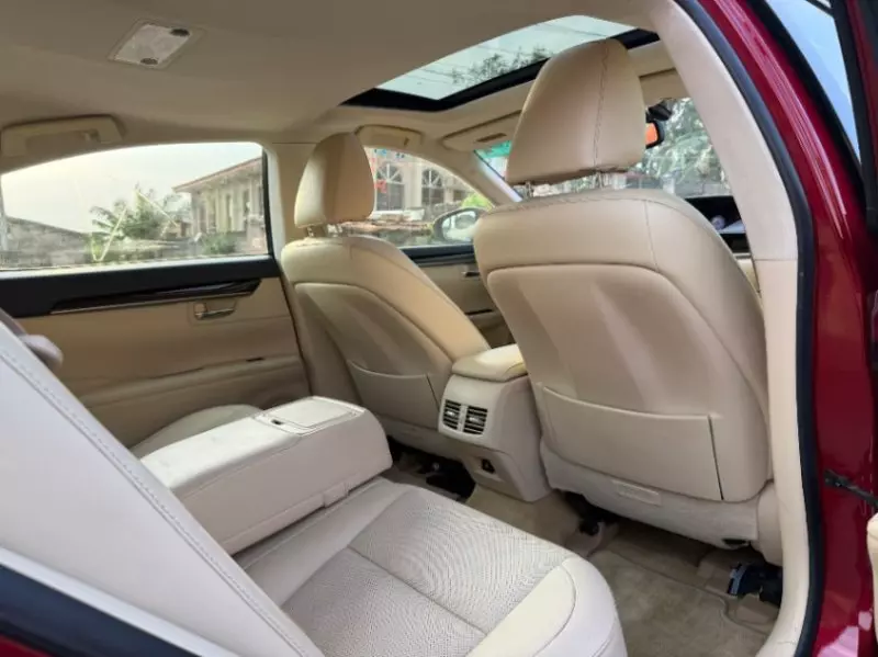 Lexus ES   - 2013