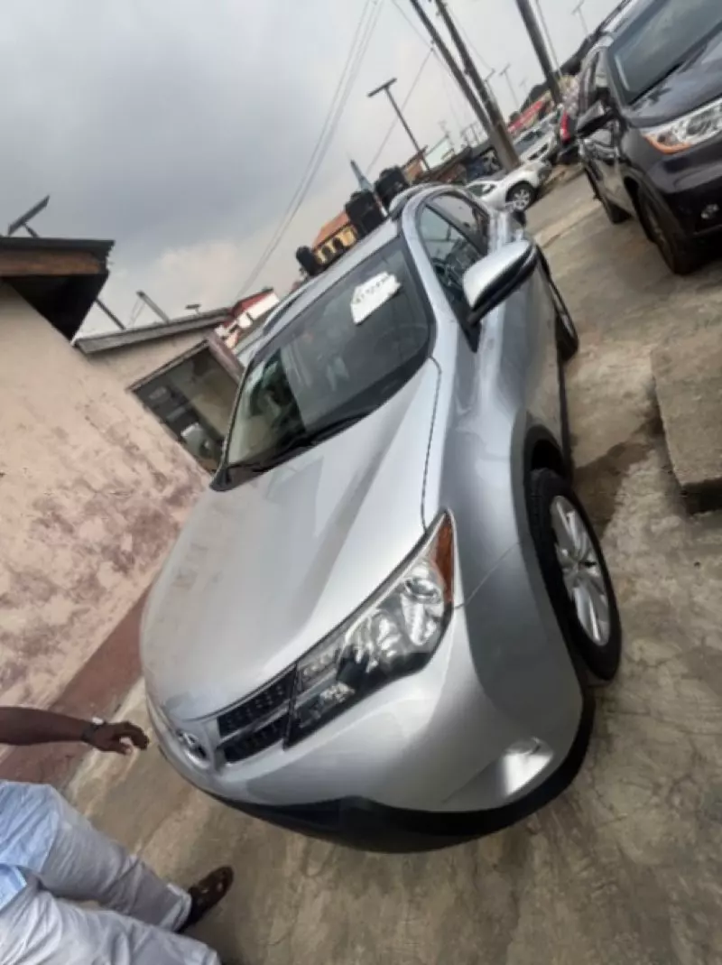 Toyota RAV 4   - 2013