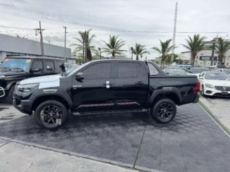 Toyota Hilux   - 2025