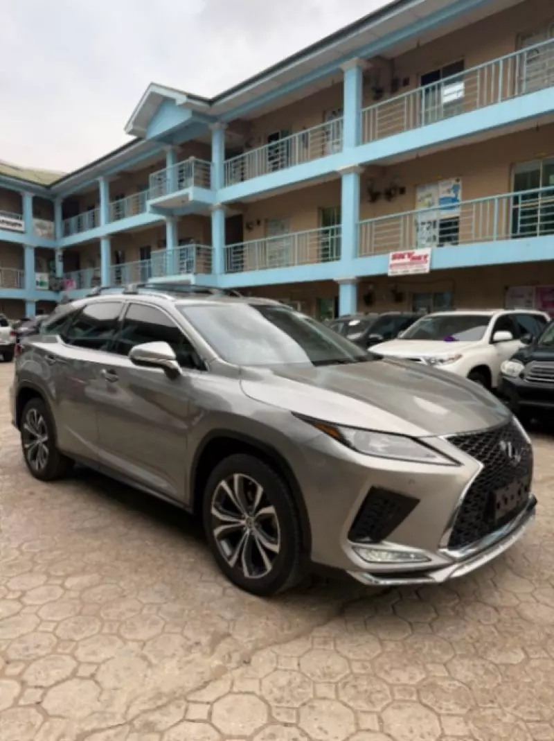 Lexus RX   - 2020