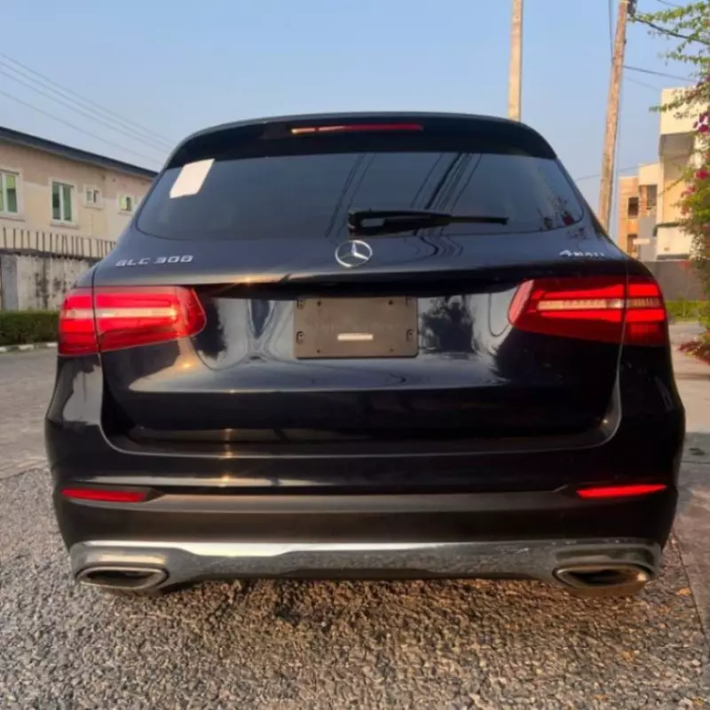 Mercedes-Benz GLC 300   - 2017