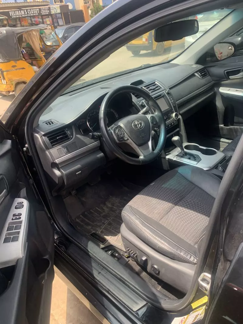 Toyota Camry   - 2014