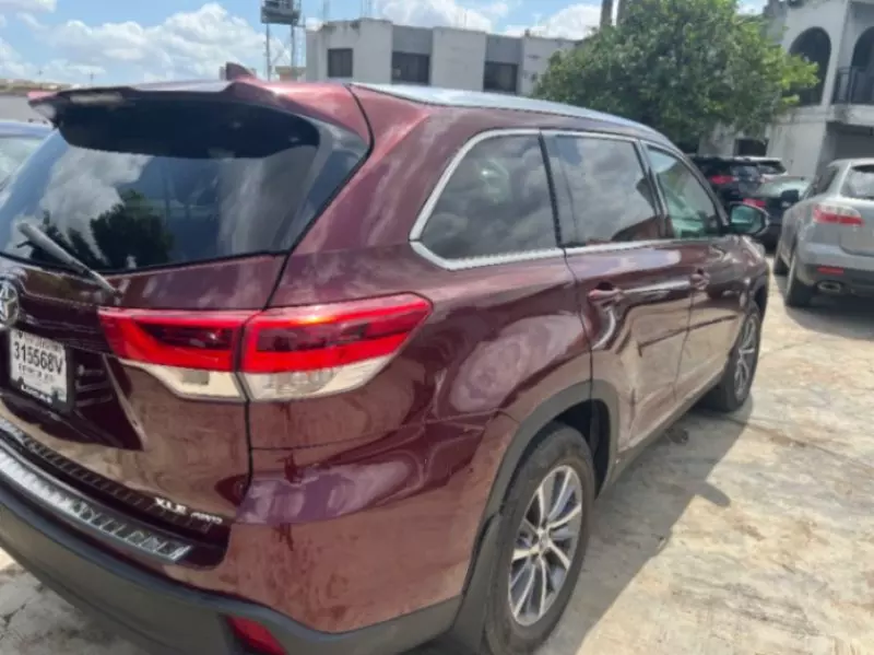 Toyota Highlander   - 2019