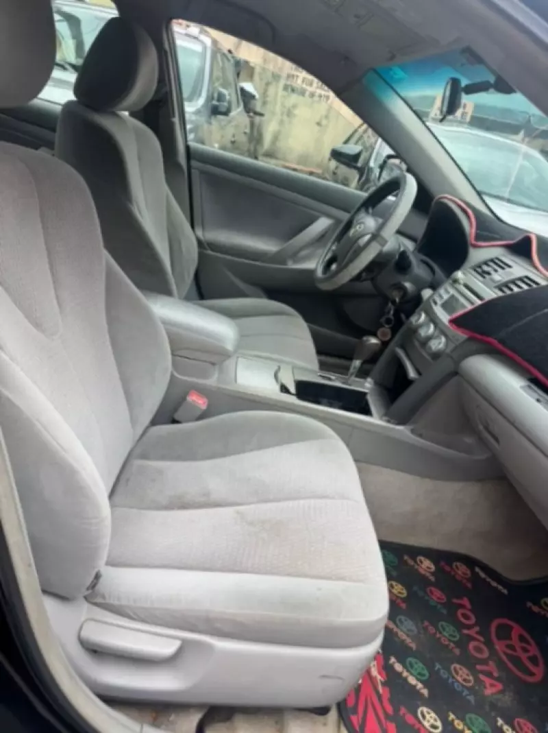 TOYOTA Camry   - 2010