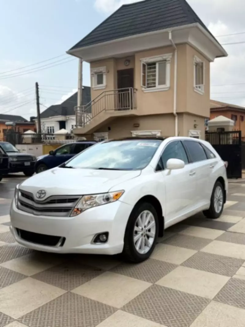 Toyota Venza   - 2012