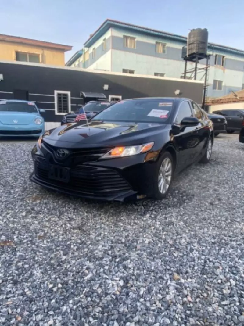 Toyota Camry   - 2018
