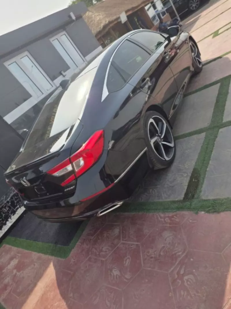 Honda Accord   - 2019