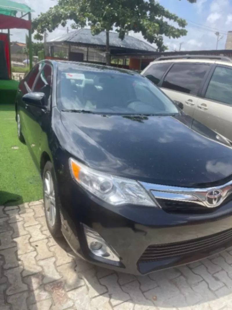 Toyota Camry   - 2013