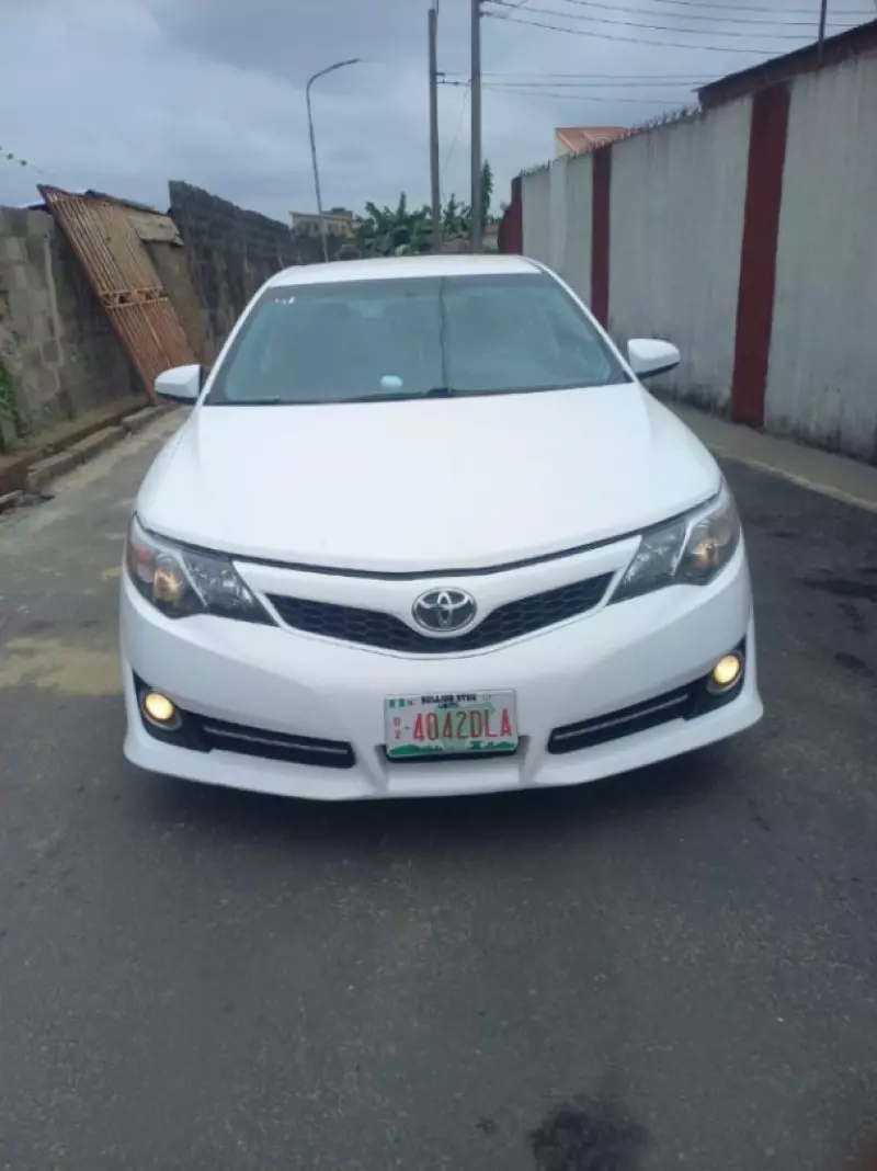 TOYOTA Camry   - 2013