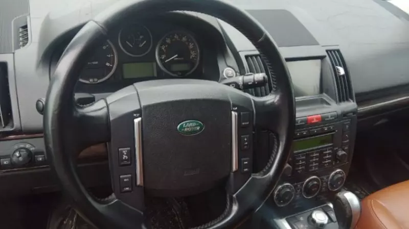 Land Rover LR 2   - 2012