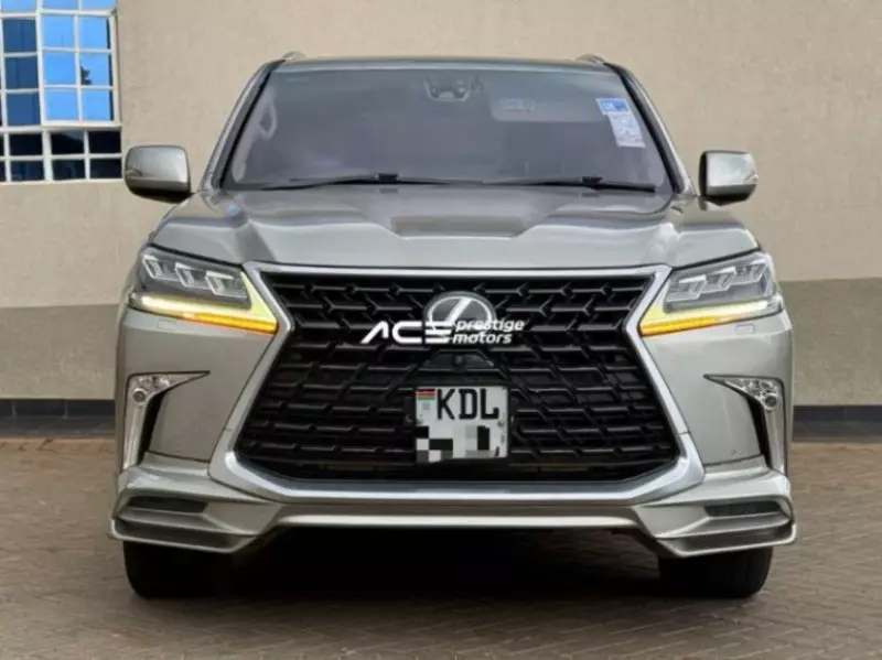 Lexus LX 570   - 2017