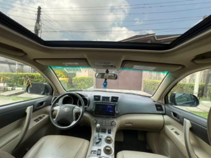 Toyota Highlander - 2010