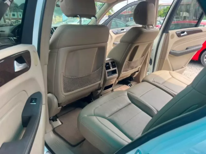 Mercedes-Benz ML 350   - 2012