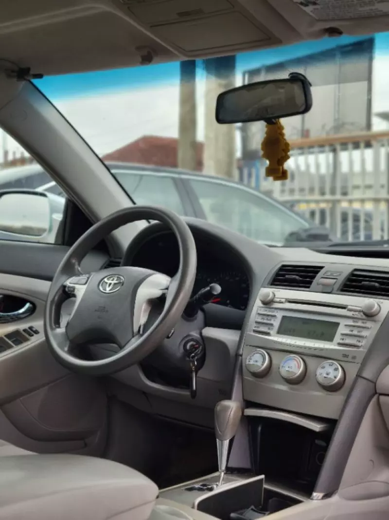 TOYOTA Camry   - 2010
