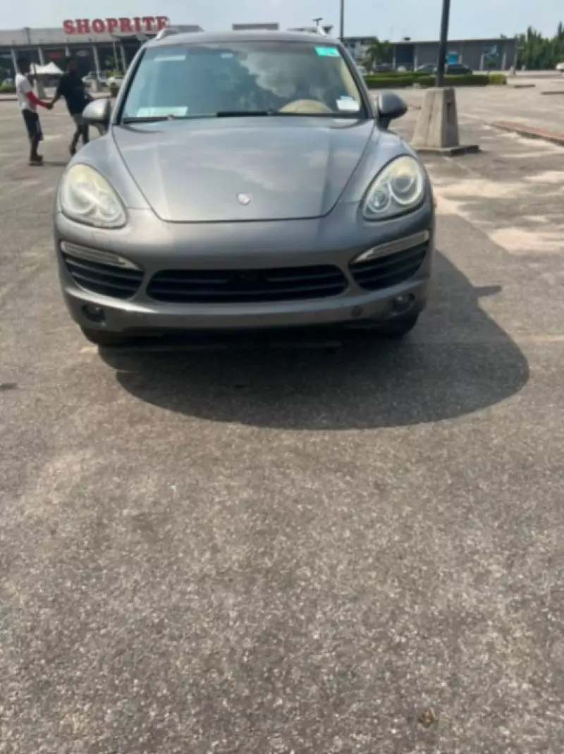PORSCHE Cayenne   - 2011