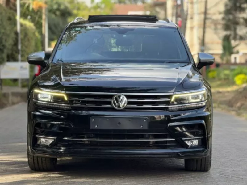 Volkswagen Tiguan   - 2014