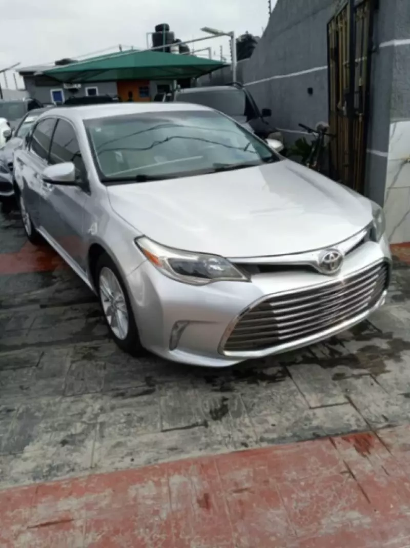 Toyota Avalon   - 2014