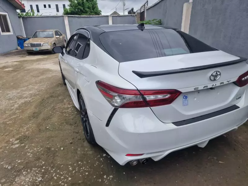 TOYOTA Camry - 2018