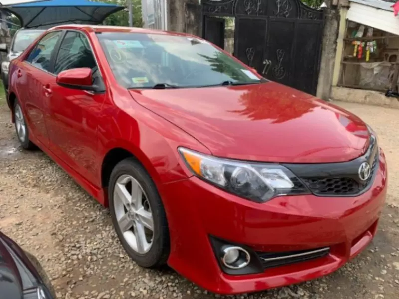 Toyota Camry - 2014