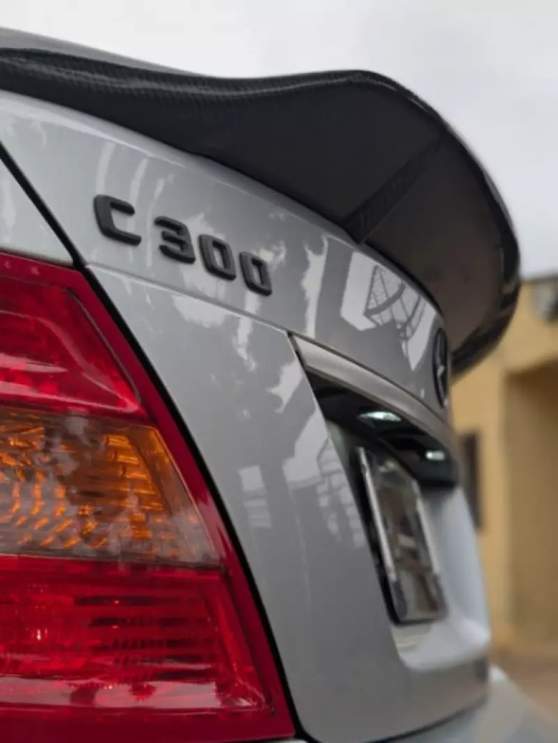 Mercedes-Benz 300   - 2010