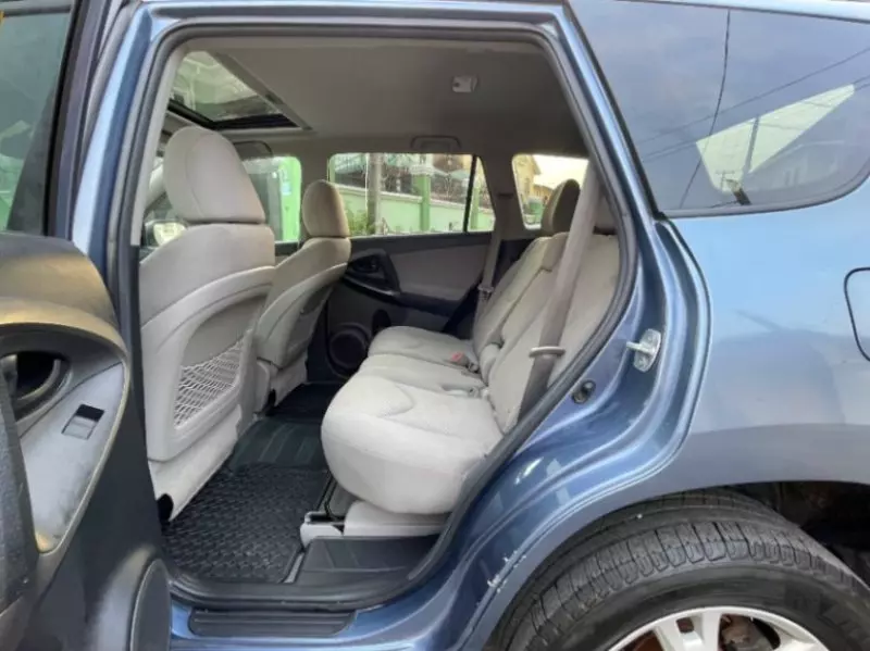 Toyota RAV4   - 2012