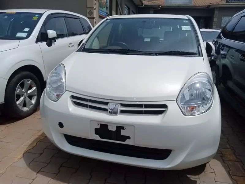 Toyota Passo   - 2012