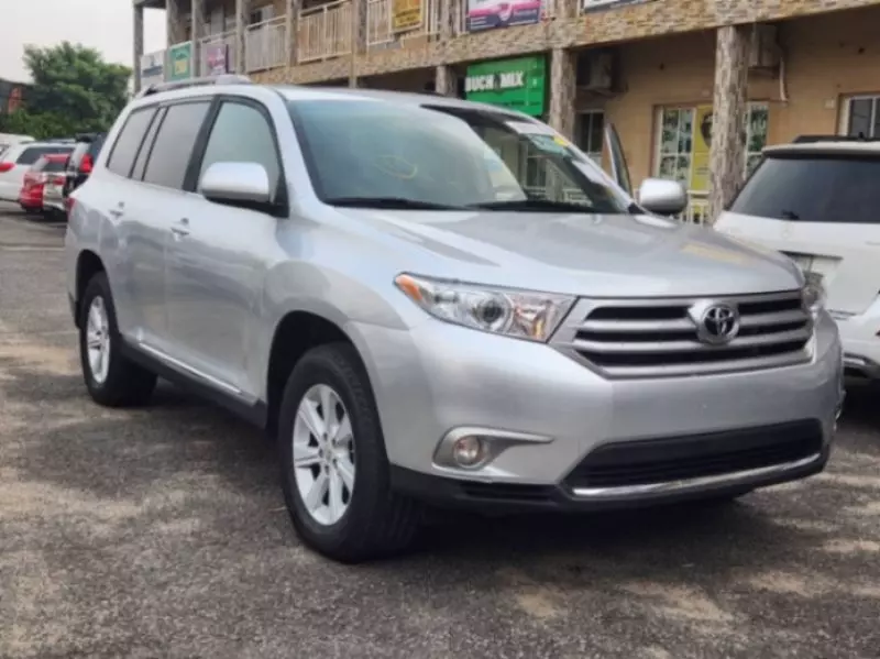 Toyota Highlander   - 2013