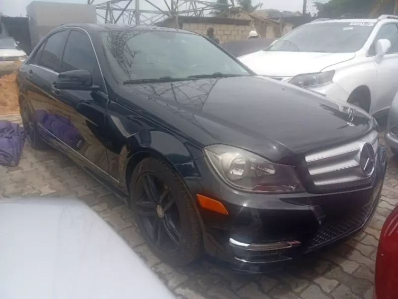 Mercedes-Benz C 300 - 2013
