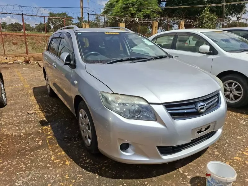 Toyota Fielder    - 2012