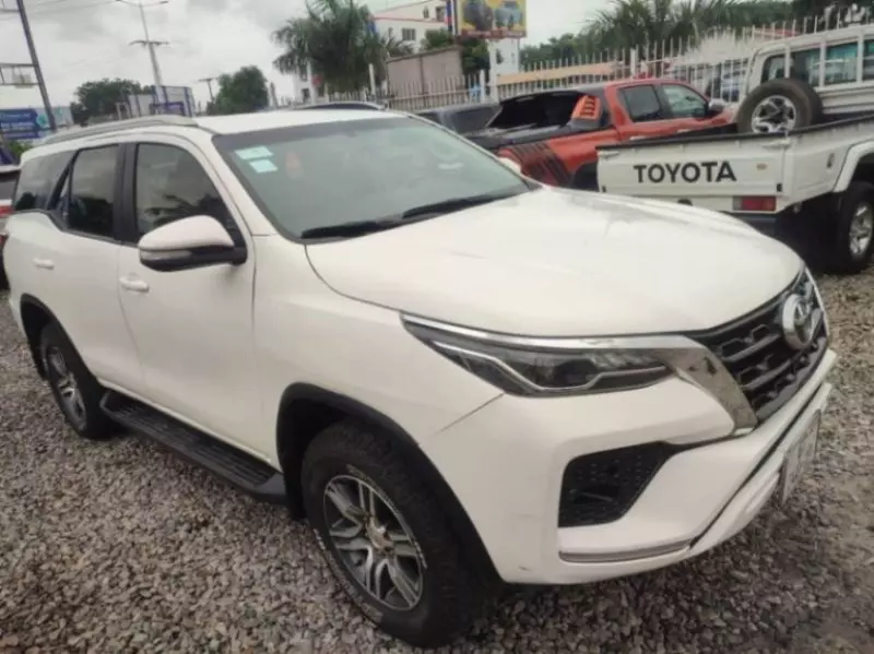 TOYOTA Fortuner   - 2019