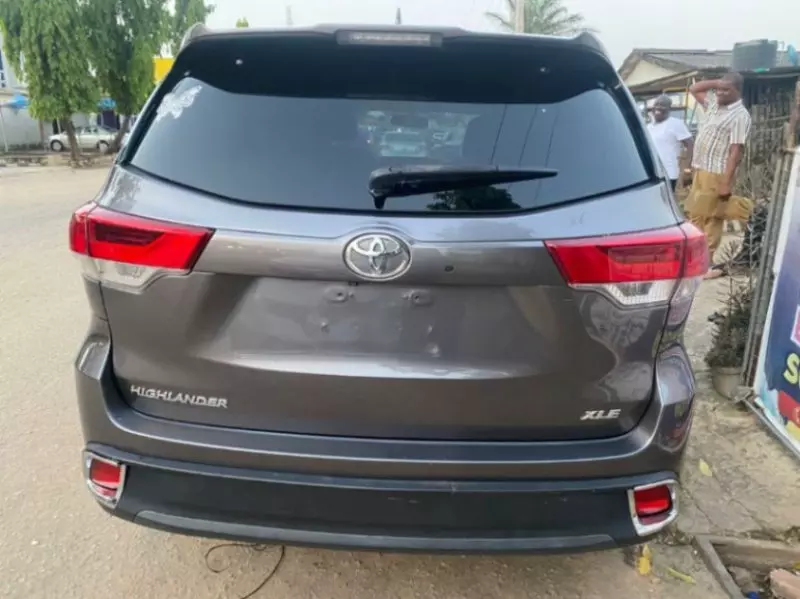 Toyota Highlander   - 2015