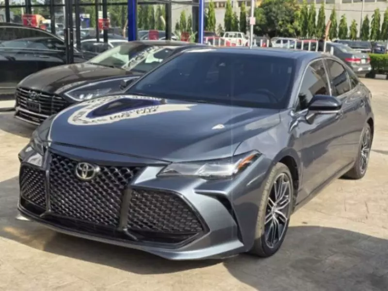 Toyota Avalon   - 2022