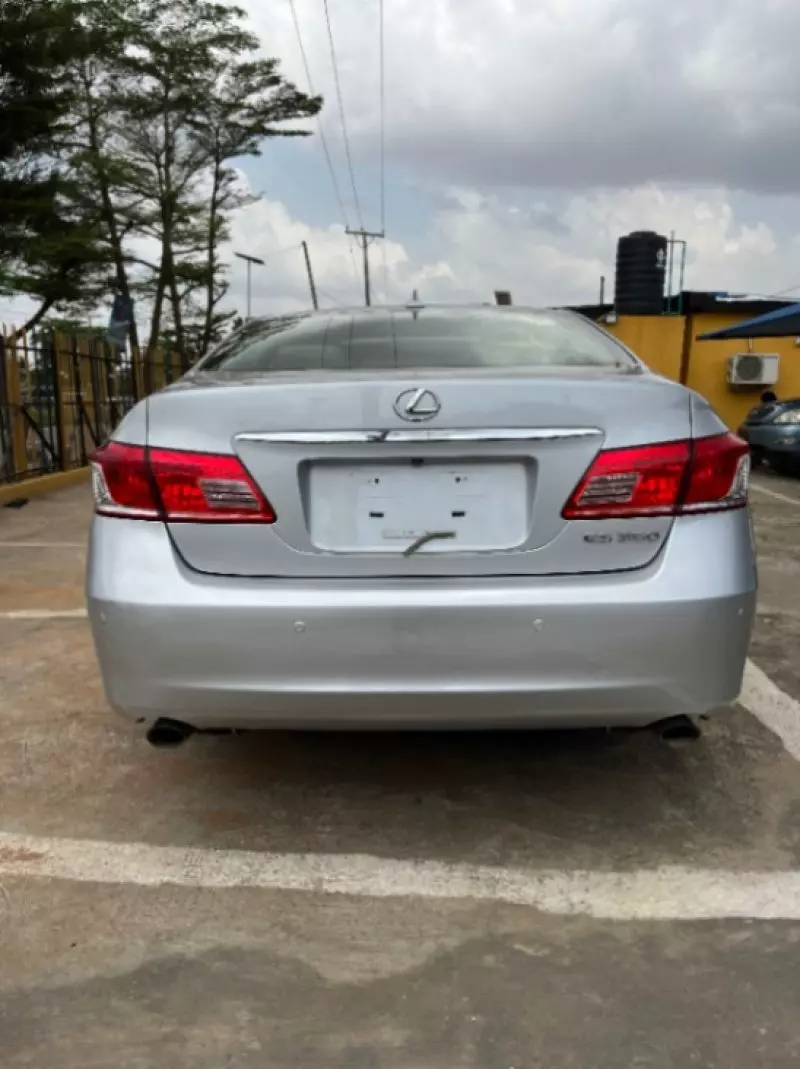 Lexus ES   - 2012