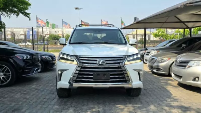 Lexus LX   - 2016