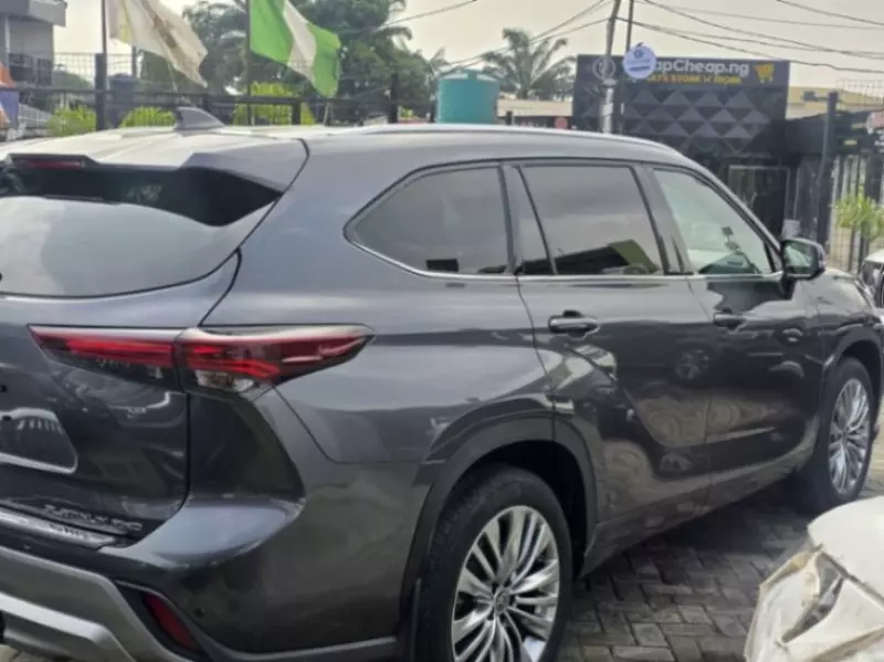 TOYOTA Highlander   - 2024