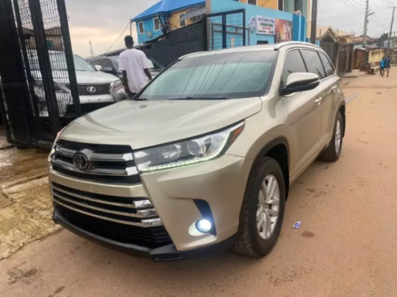 TOYOTA Highlander   - 2014