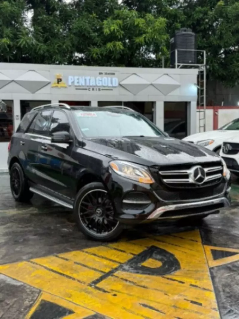Mercedes-Benz GLE-Class   - 2017