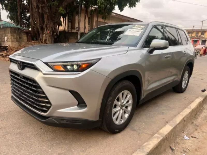 Toyota Grand Highlander   - 2024