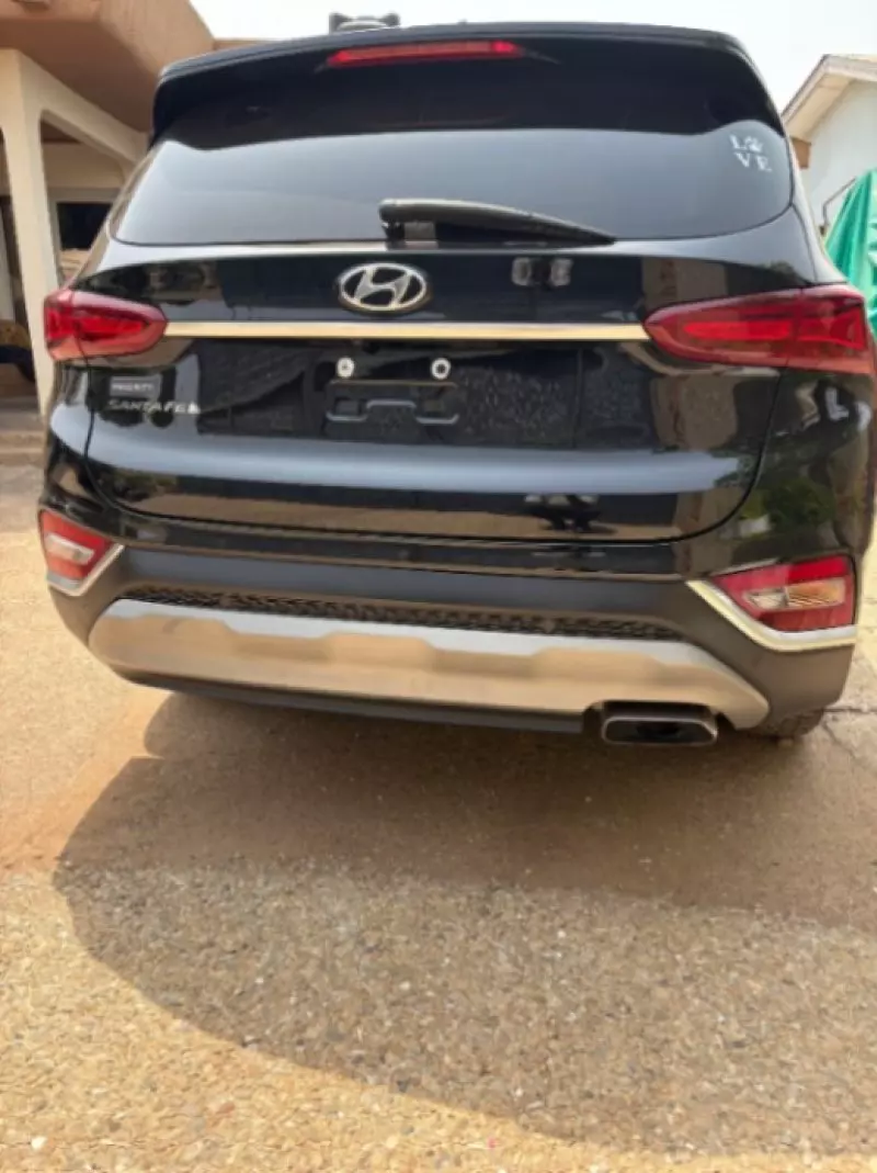 Hyundai Santa Fe   - 2020