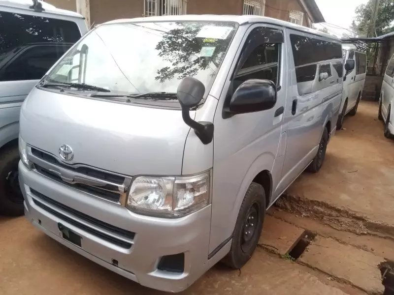 Toyota Hiace   - 2014