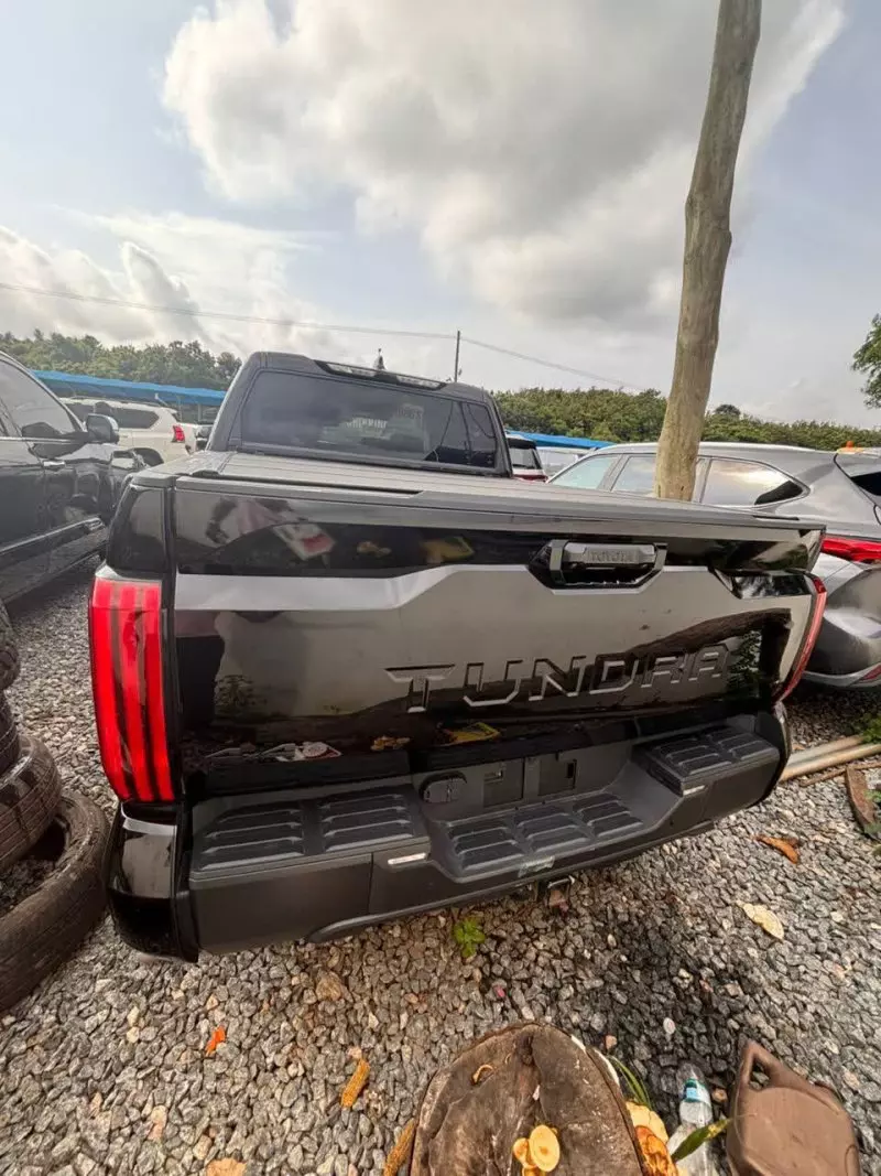 Toyota Tundra   - 2023