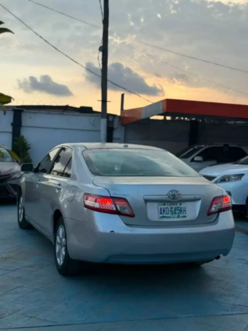 TOYOTA Camry   - 2011