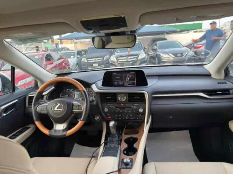 Lexus RX   - 2022
