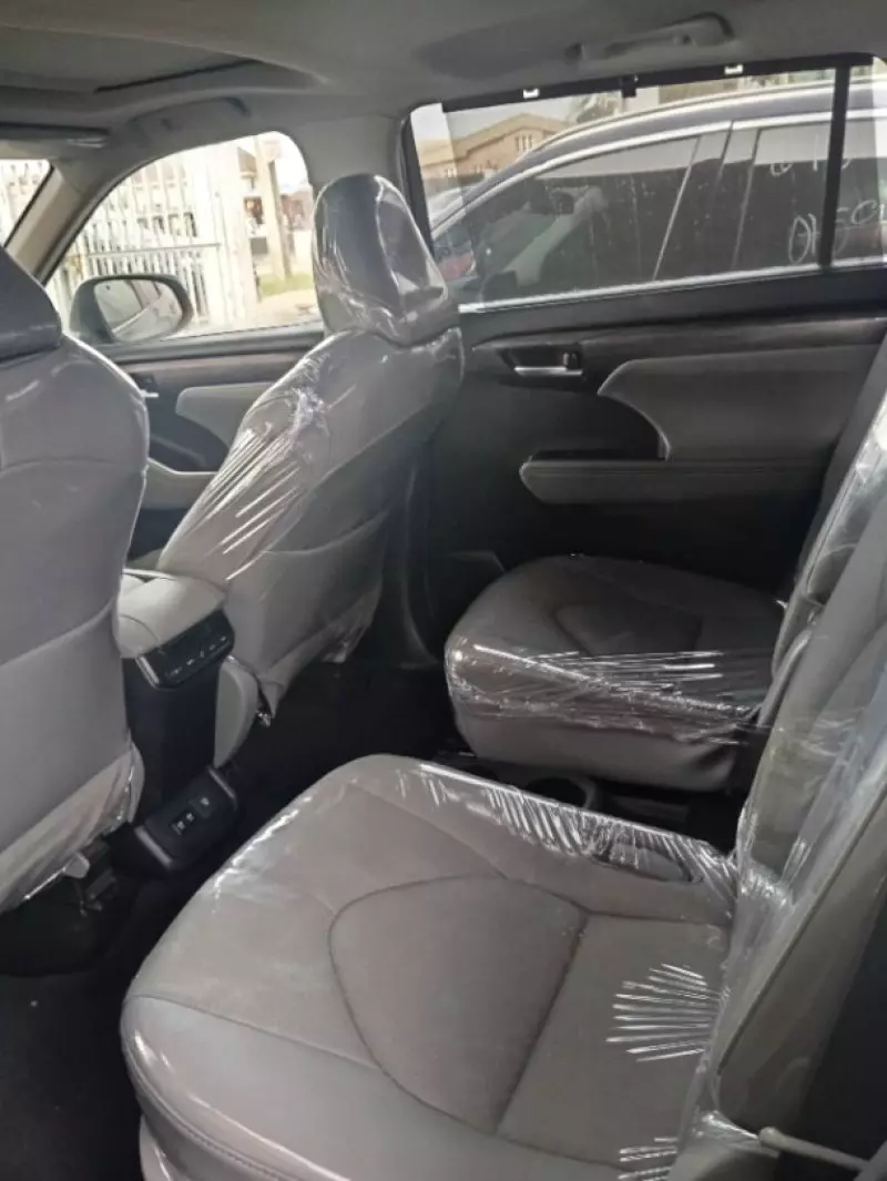 Toyota Highlander   - 2020